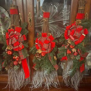 3 Pcs Christmas Teardrop Swags 24 Inch Broom-Branch style